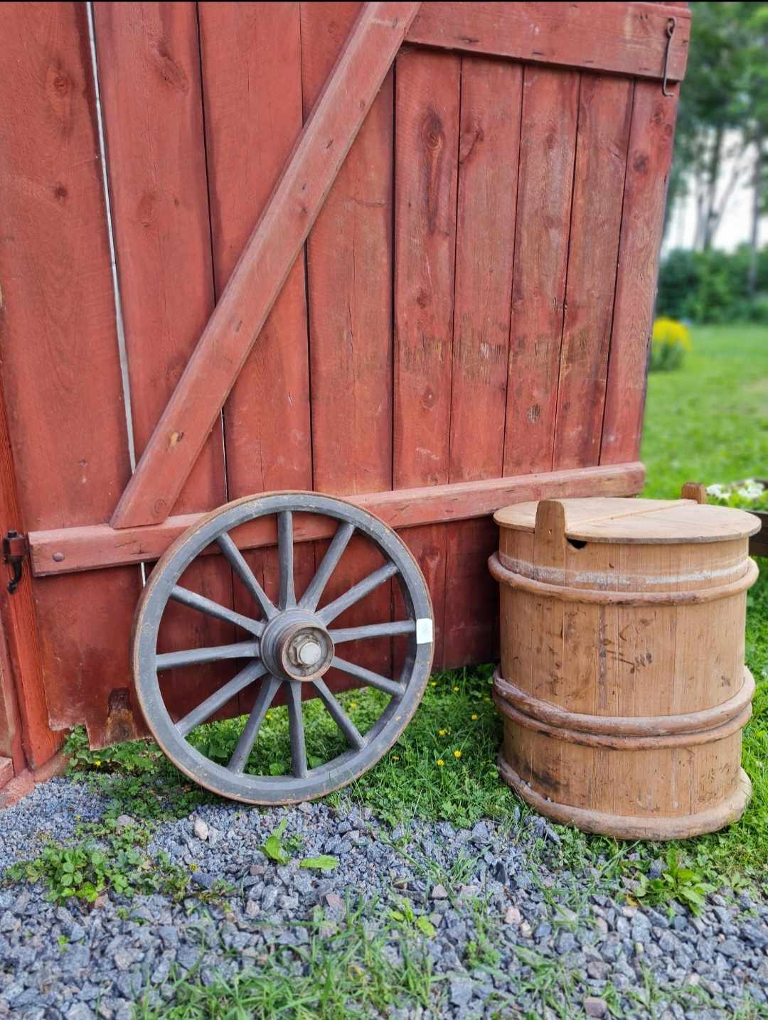 Den härliga lantliga stilen och Shabby chic i ett